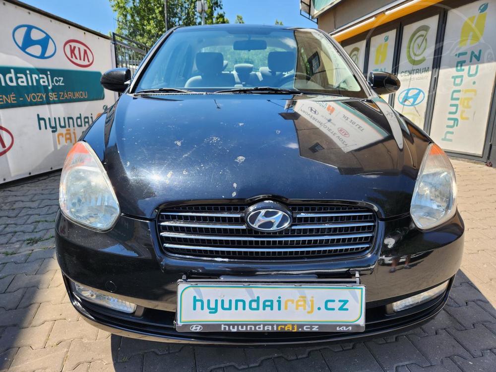 Hyundai Accent 1.5-CENTRÁL-1.MAJITEL-KLIMA