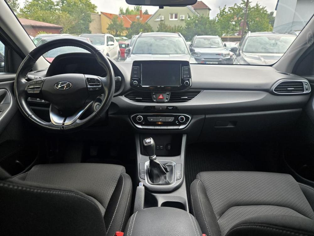 Hyundai i30 1.4-FASTBACK-KAMERA-ISOFIX