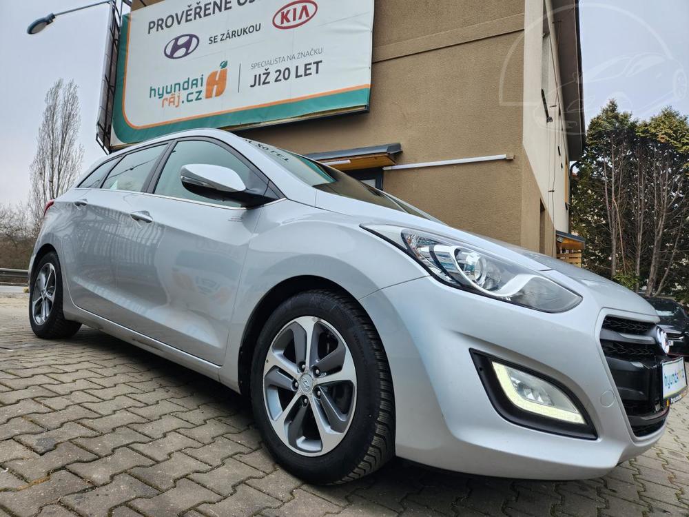 Hyundai i30 1.6-spot.5l/100km-TOP STAV