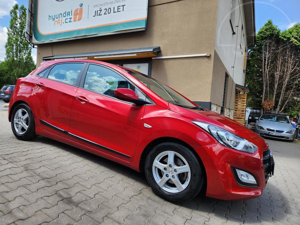 Hyundai i30 1.6-NAVI-NZK KM-1.MAJITEL