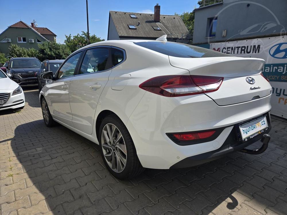 Hyundai i30 1.4-KAMERA-TAN-FASTBACK