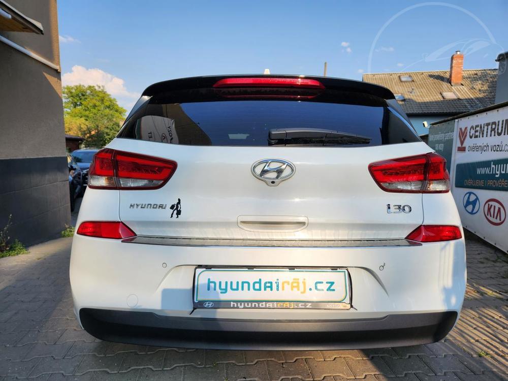 Hyundai i30 1.6-TOP STAV-spot.cca5l/100km