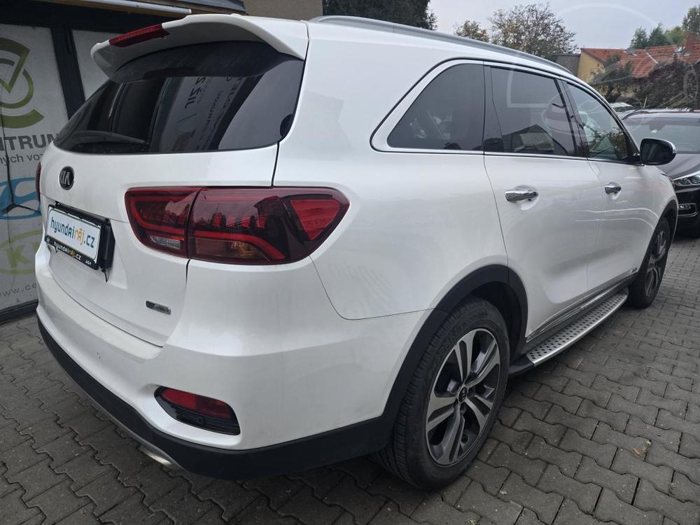 Kia Sorento 2.2-4X4-ZRUKA-7mst