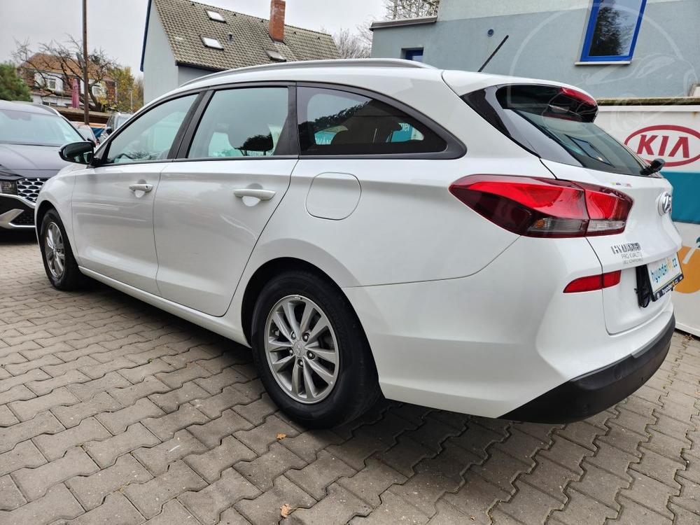 Hyundai i30 1.0-1.maj.-SENZORY-TEMPOMAT