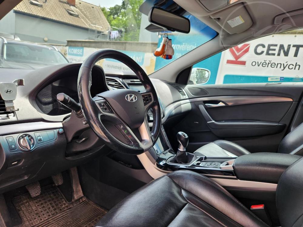 Hyundai i40 1.7-PREMIUM-KَE-NAVI-KAMERA