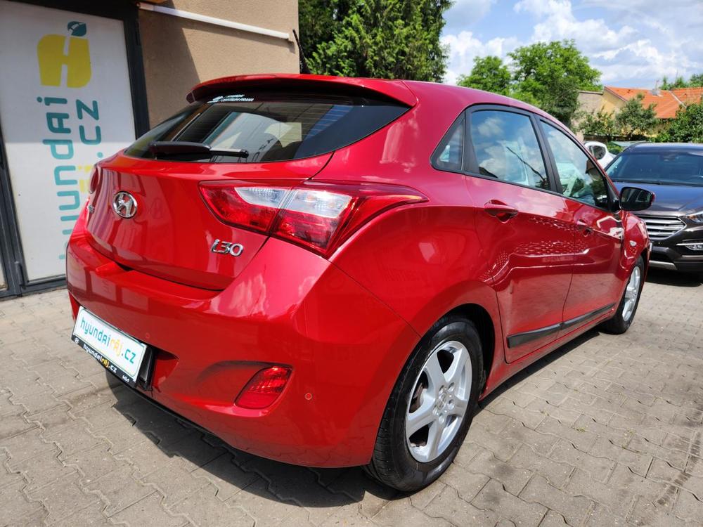 Hyundai i30 1.6-NAVI-NZK KM-1.MAJITEL