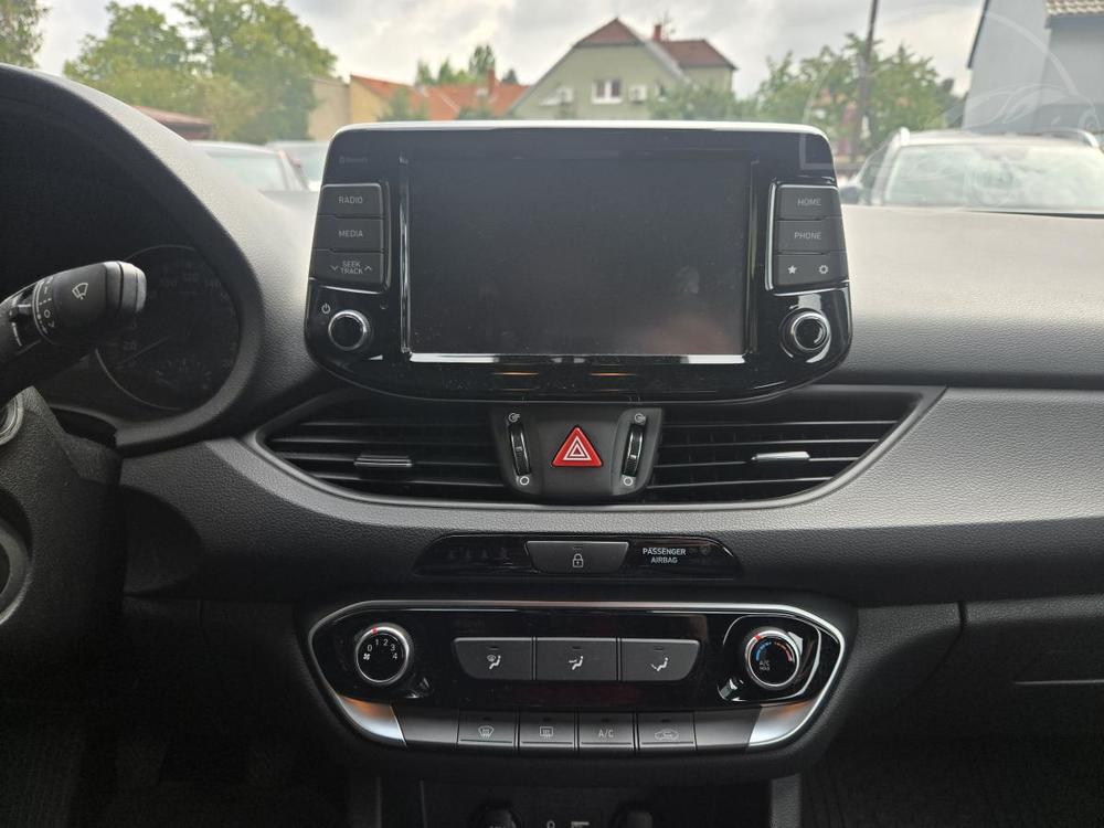 Hyundai i30 1.4-FASTBACK-KAMERA-ISOFIX