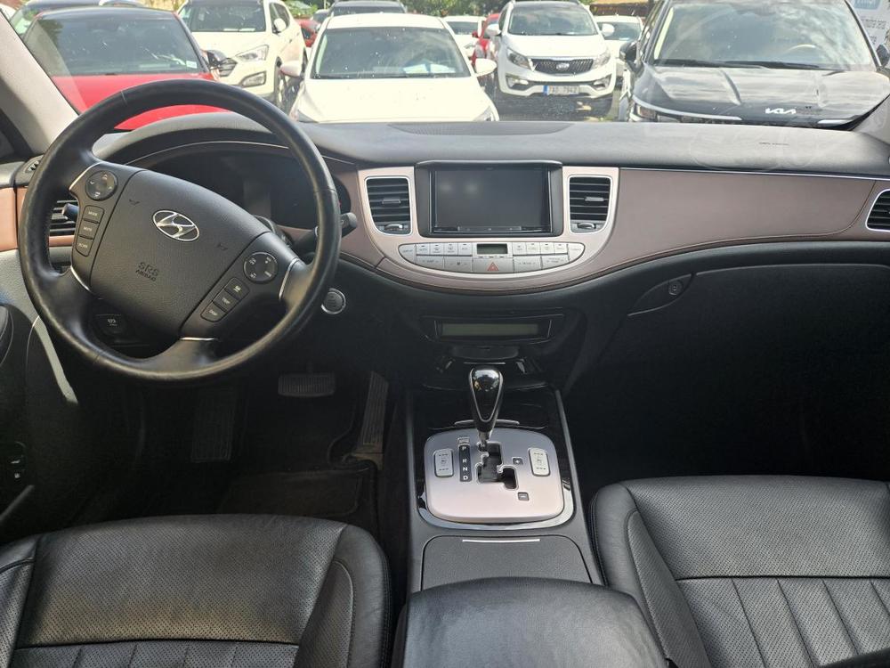 Hyundai Genesis 3.8-PREMIUM-PANORAMA-NAVIGACE