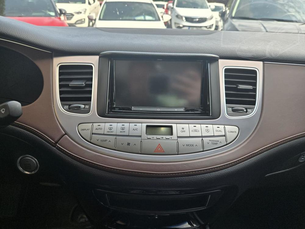 Hyundai Genesis 3.8-PREMIUM-PANORAMA-NAVIGACE