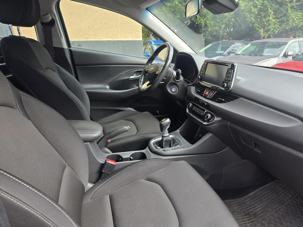 Hyundai i30 1.4-FASTBACK-KAMERA-ISOFIX