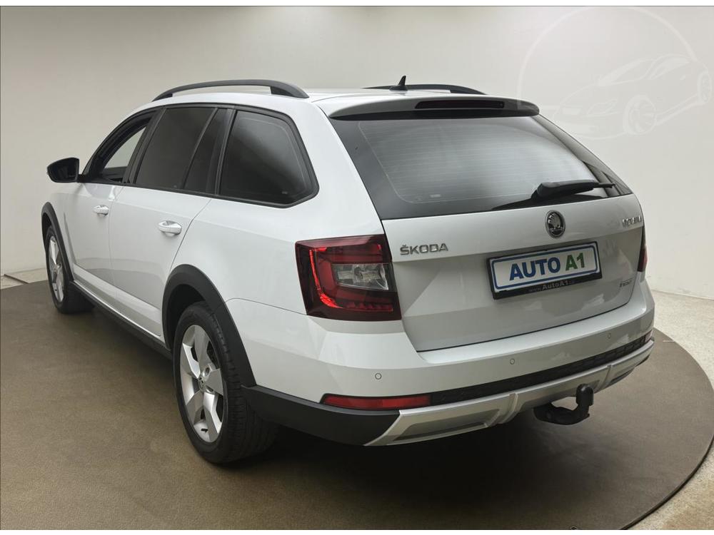 koda Octavia 2,0 TDi 135kW 4X4 DSG SCOUT CZ