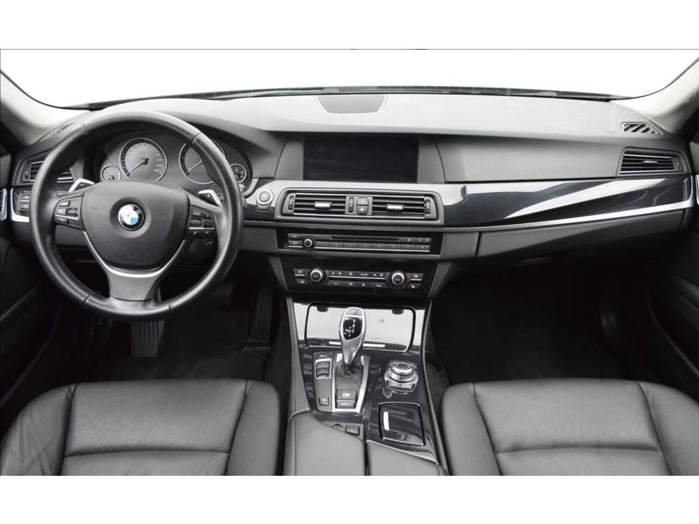 BMW 5 3,0 525d 150kW CIC KَE AC CZ