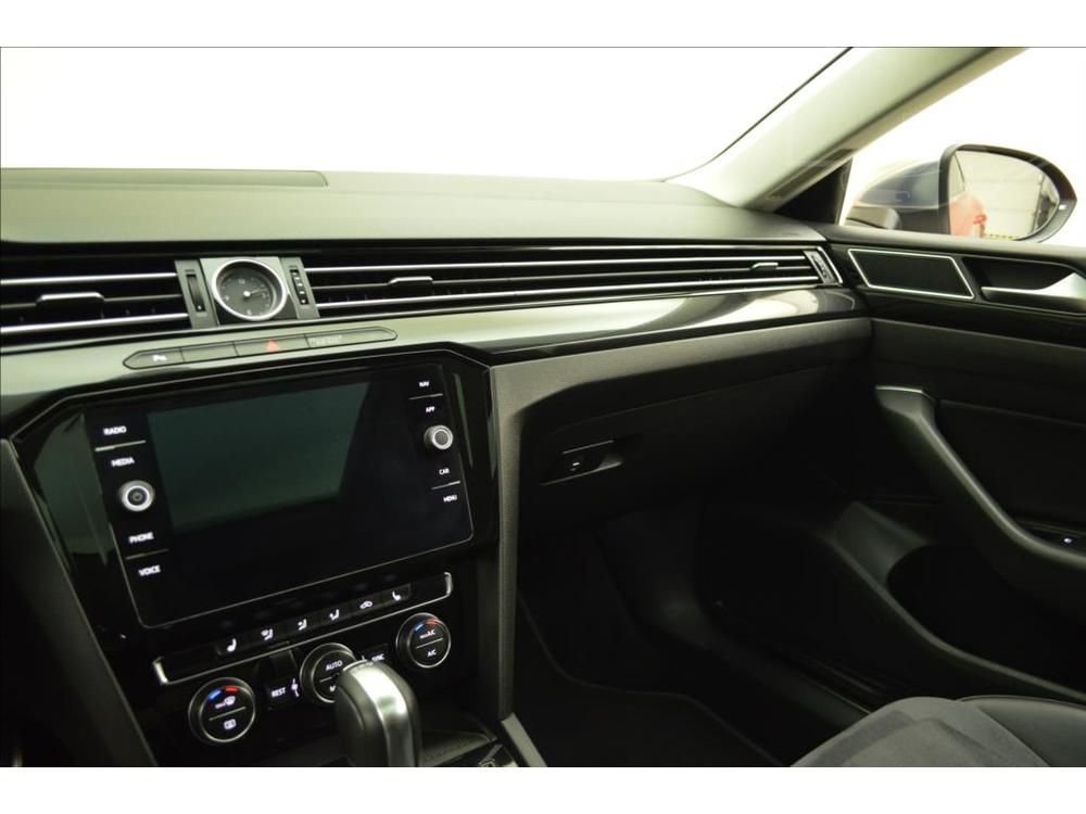 Volkswagen Arteon 2,0 TSi 140kW ACC ELEGANCE CZ