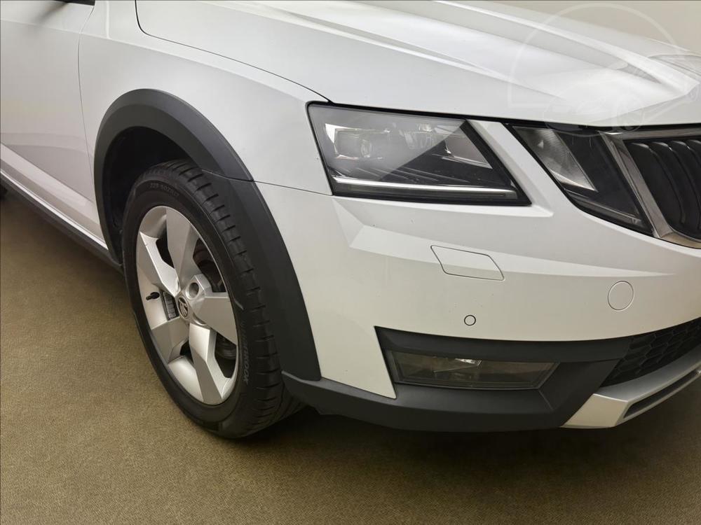 koda Octavia 2,0 TDi 135kW 4X4 DSG SCOUT CZ