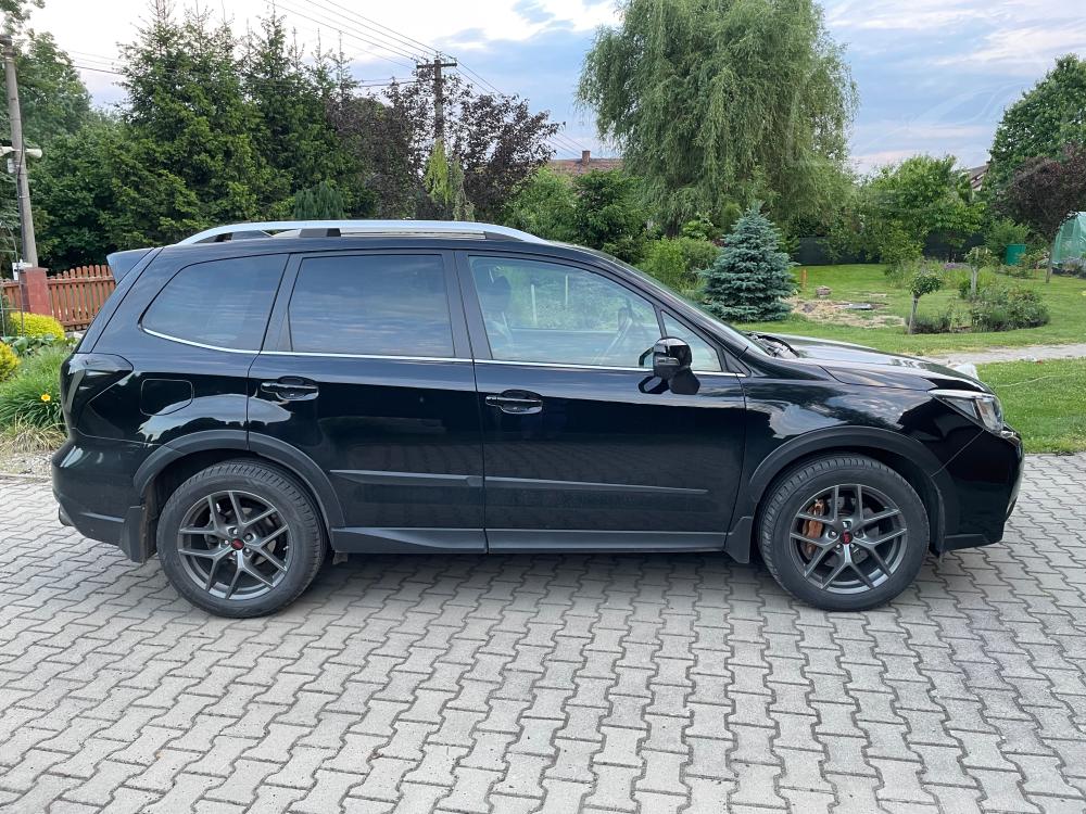 Subaru Forester XT Sport top