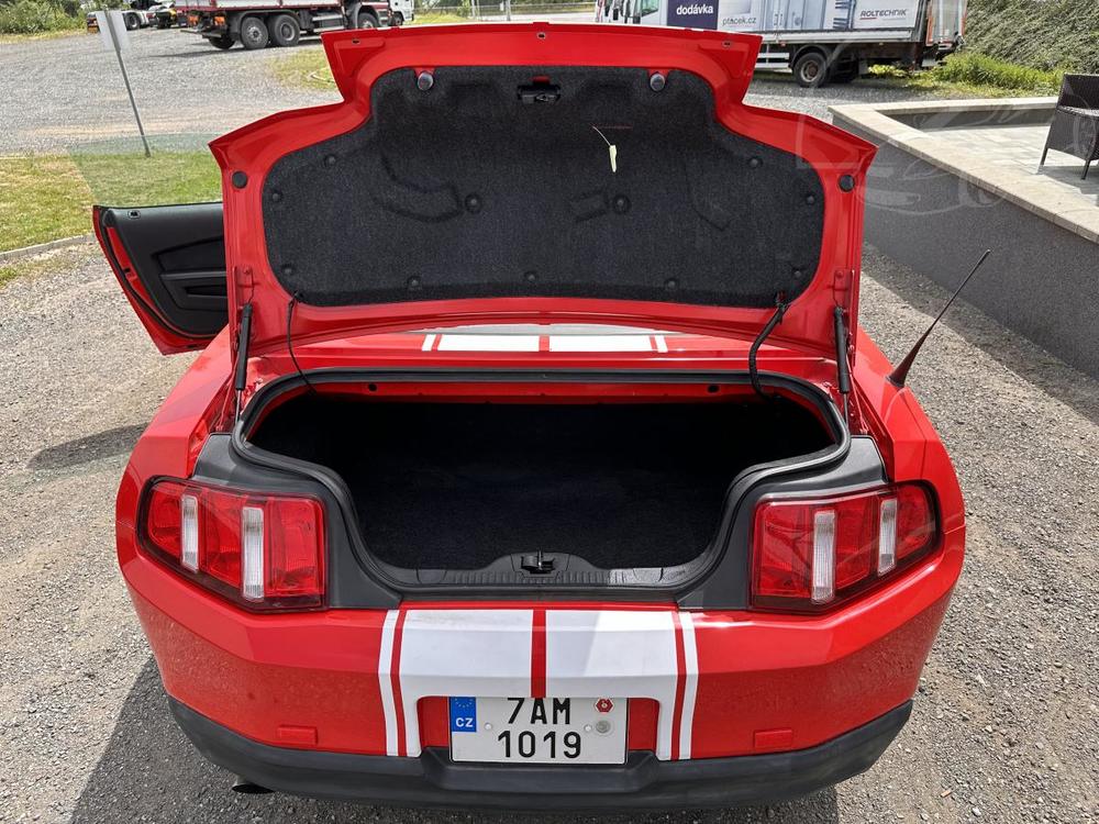 Ford Mustang 3.7 V6 EL.STECHA - AUTOMAT