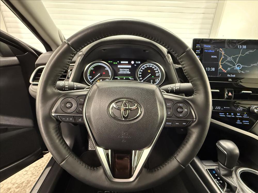 Toyota Camry 2,5 Hybrid Executive JBL