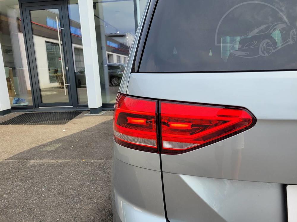 Volkswagen Touran 1.5 TSI DSG R-Line 7mst