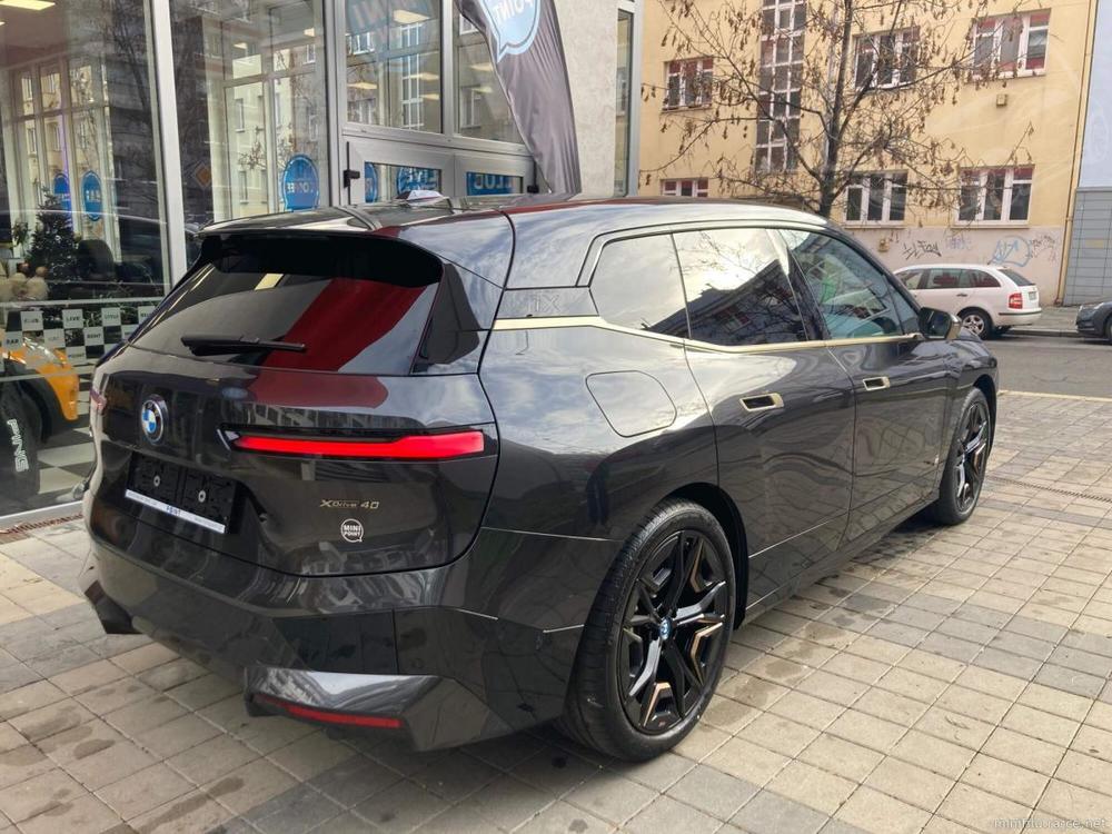 BMW iX 40xD vzduch njem za 29tis/ms