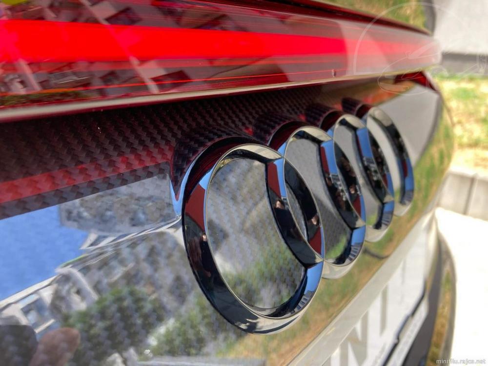 Audi  600PS Carbon paket monost nj