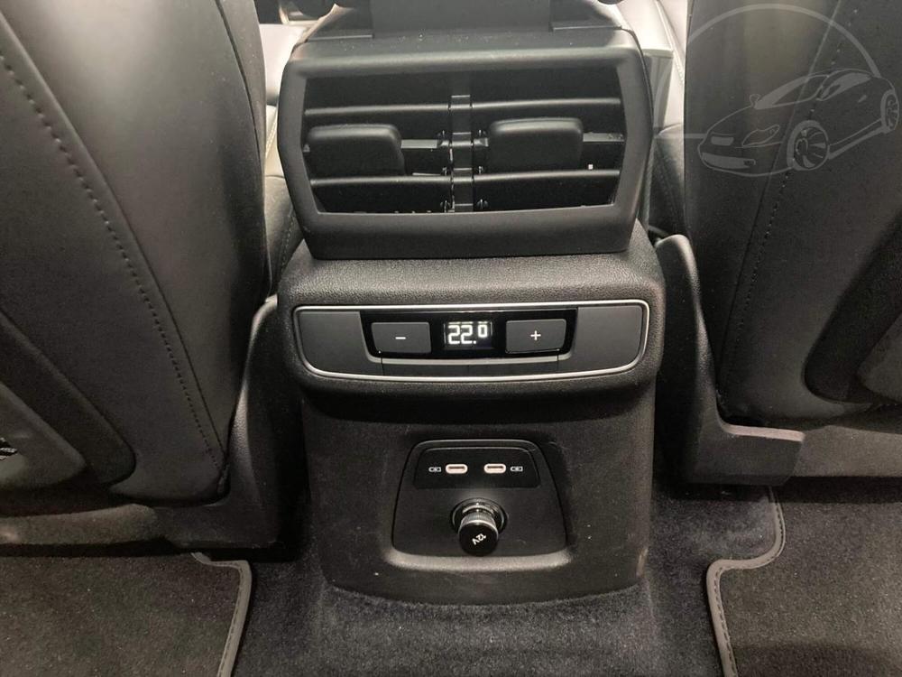 Audi Q4 50 e-tron Quatt SNADN NJEM