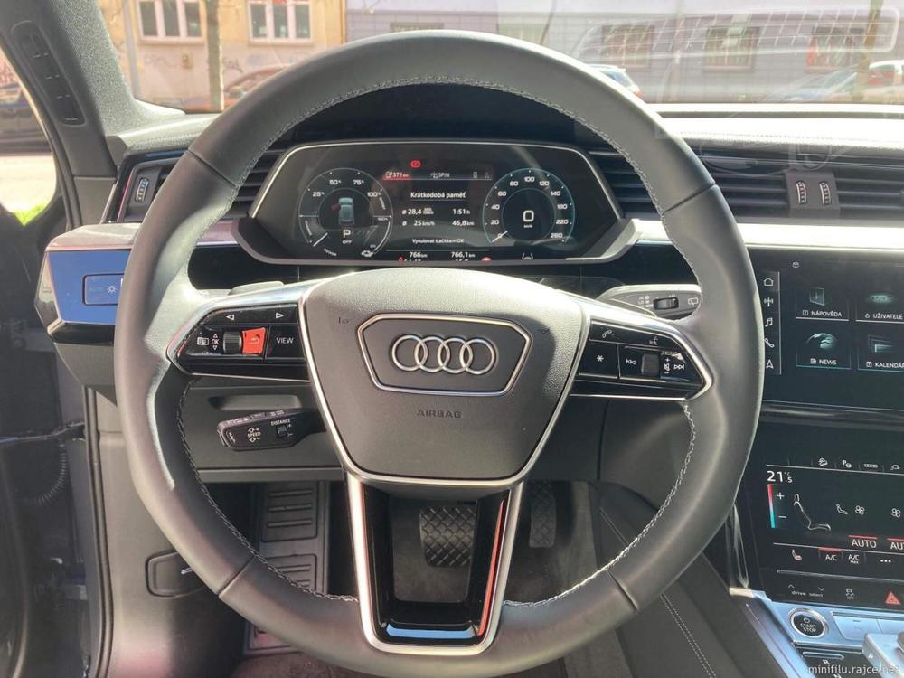 Audi Q8 S-line 55 e-tron MONOST NJMU