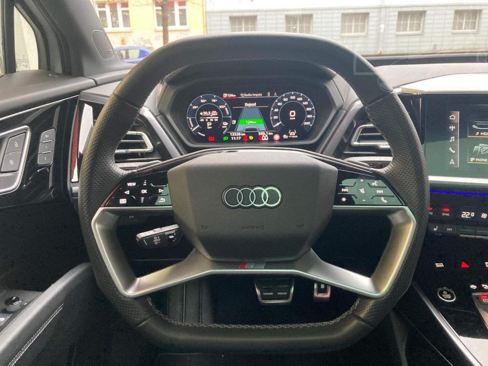 Audi Q4 50 e-tron Quatt SNADN NJEM