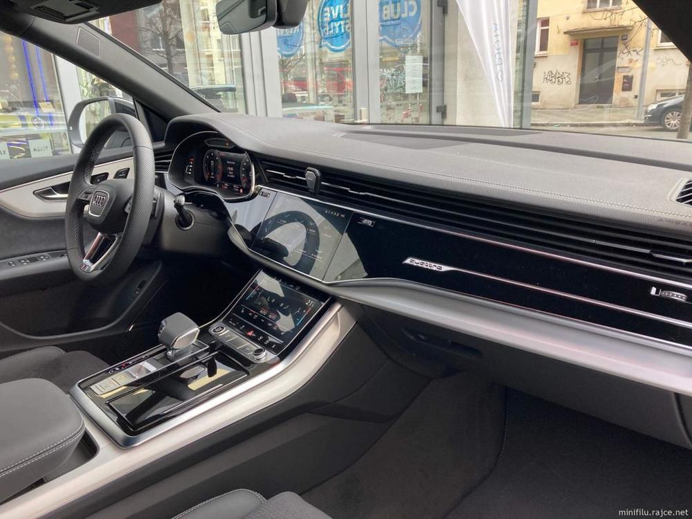 Audi Q8 50 S-line naten kol Technol