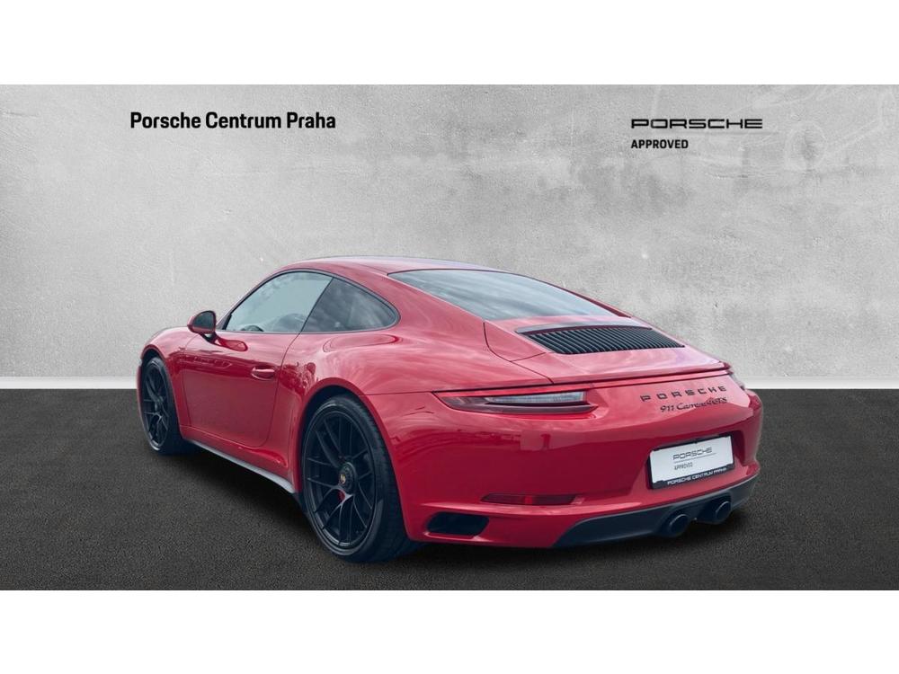 Porsche 911 Carrera 4 GTS