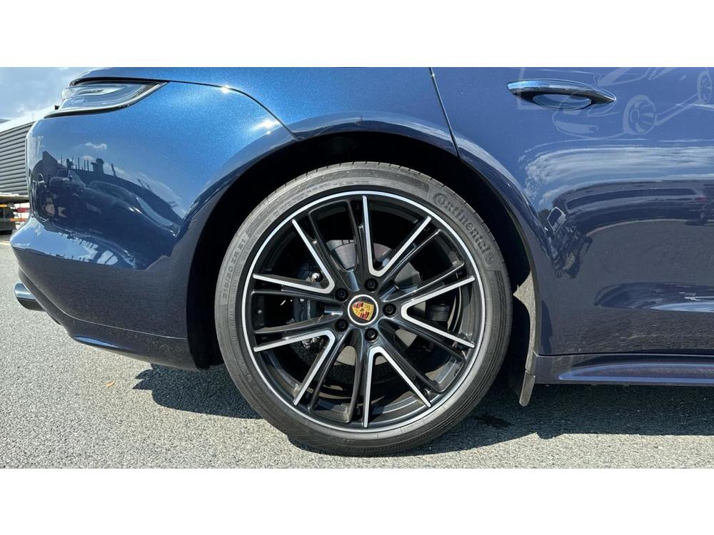 Porsche Panamera 4 Platinum Edition