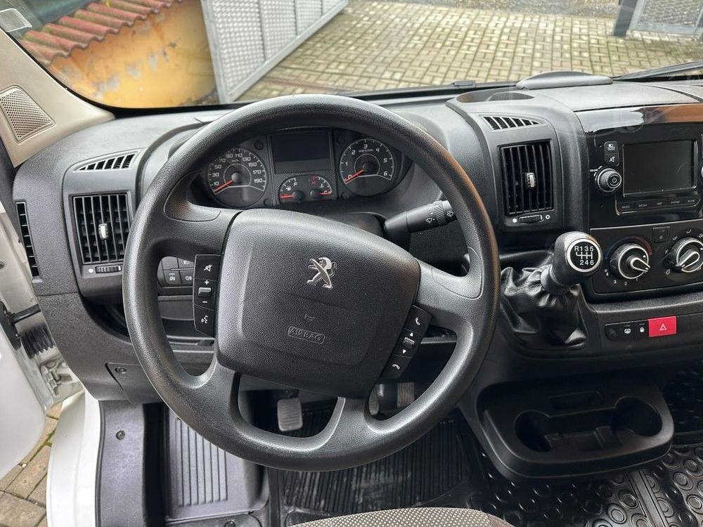 Peugeot Boxer 3300 L2H2 2.2 BlueHDi 103kW