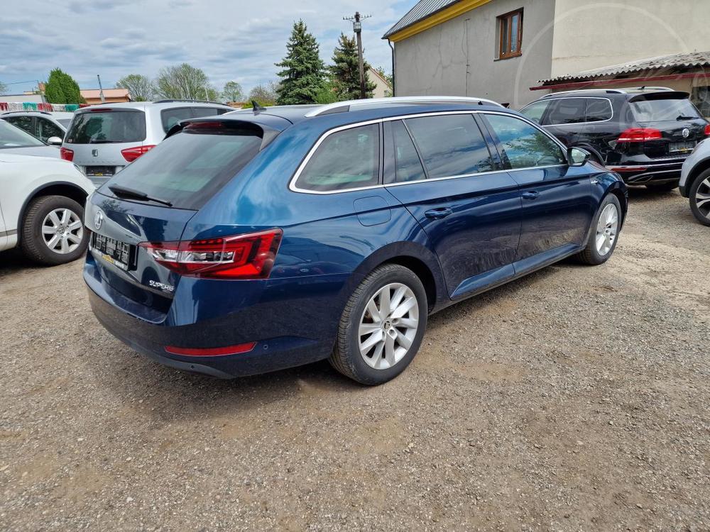 koda Superb 2,0TDI 110KW STYLE VHEV SKLA