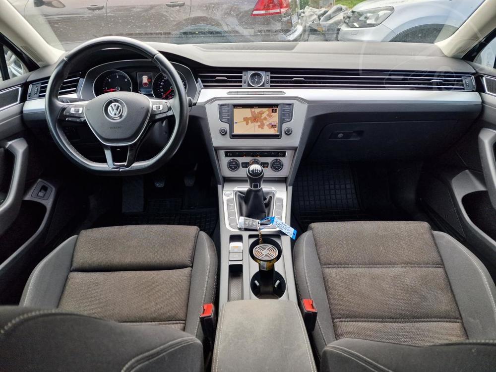 Volkswagen Passat 1,6TDI COMFORTLINE 4XVYHEV TZ