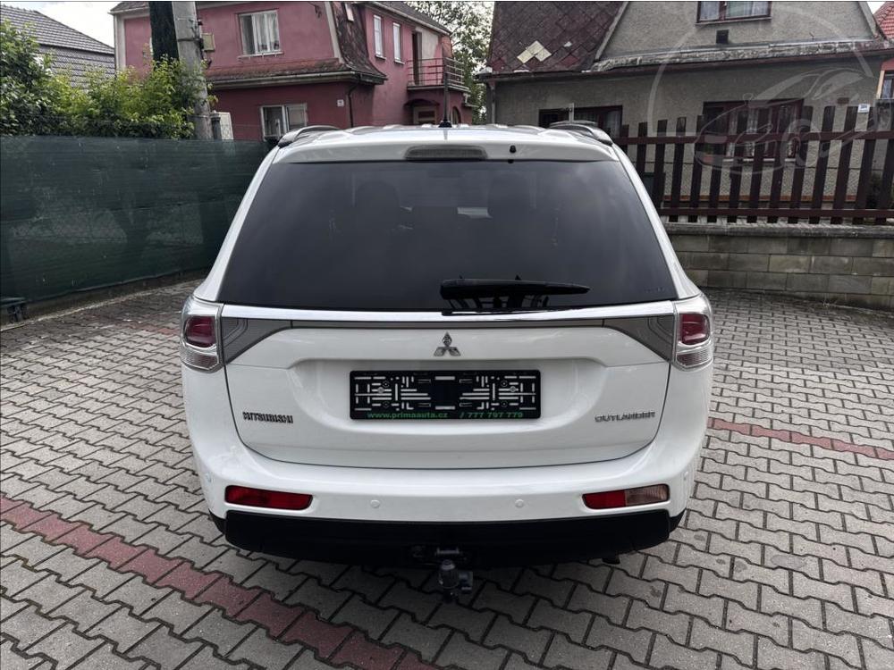 Mitsubishi Outlander 2,3 INTENSE+ DI-D 4WD