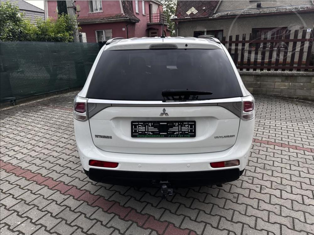 Mitsubishi Outlander 2,3 INTENSE+ DI-D 4WD