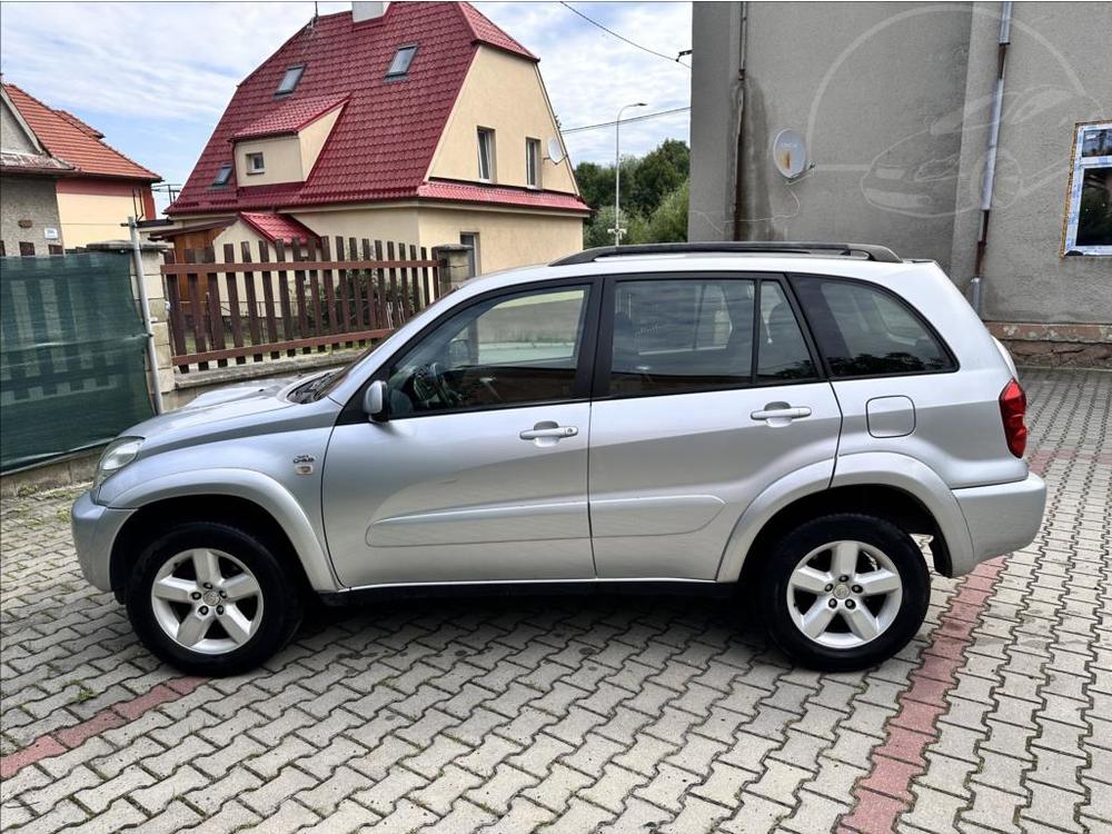 Toyota RAV4 2,0 D4-D BEZ KOROZE !!!!