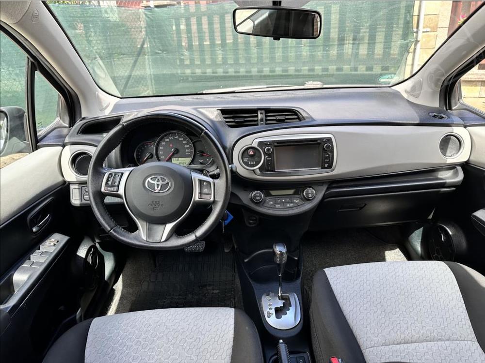 Toyota Yaris 1,3 VVT-i AUTOMAT