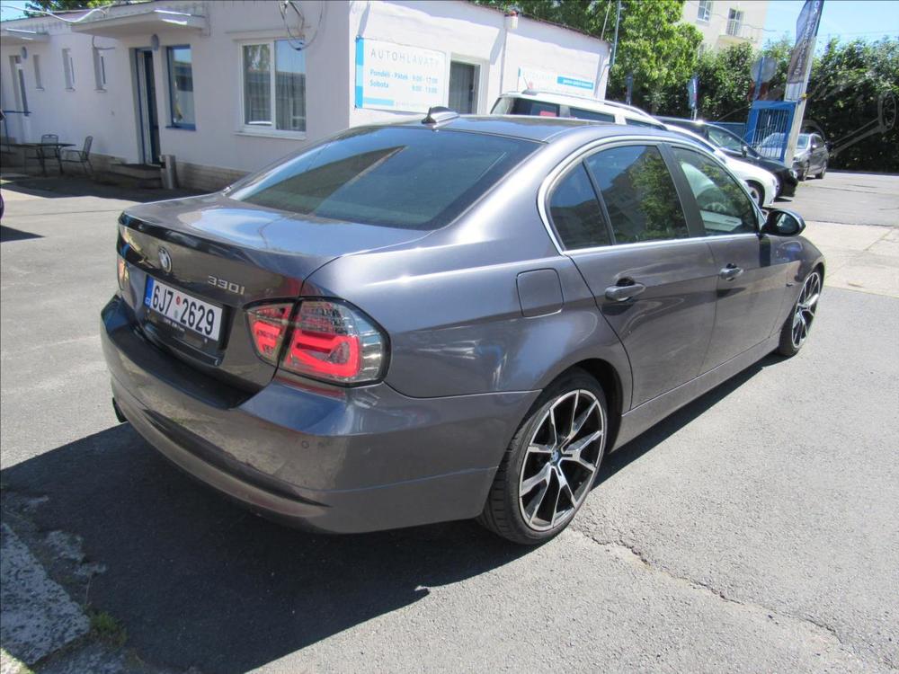 BMW 3 3,0 330i E90