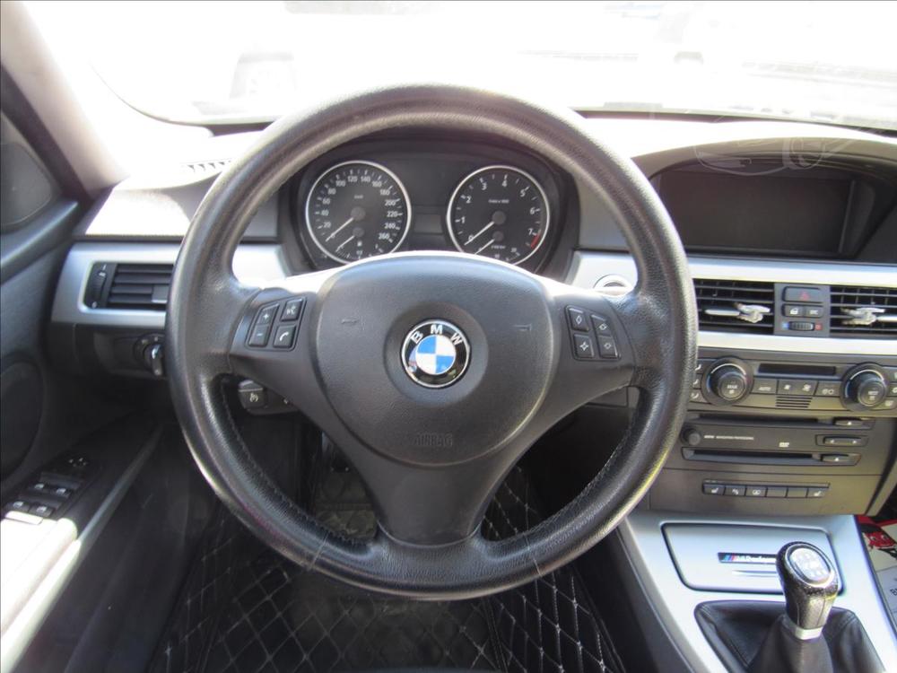 BMW 3 3,0 330i E90