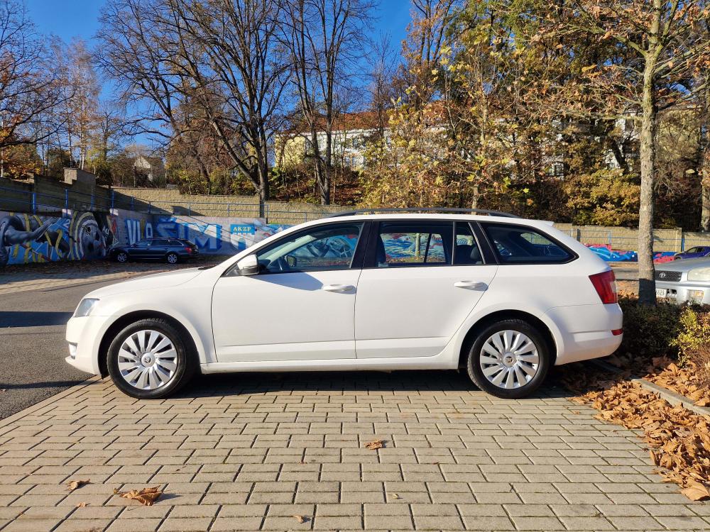 koda Octavia 1,6 TDI, 81kW, servis. kniha