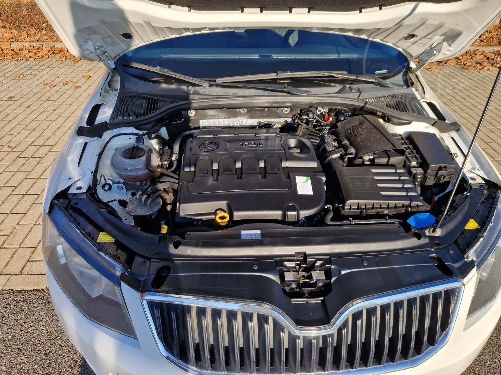 koda Octavia 1,6 TDI, 81kW, servis. kniha