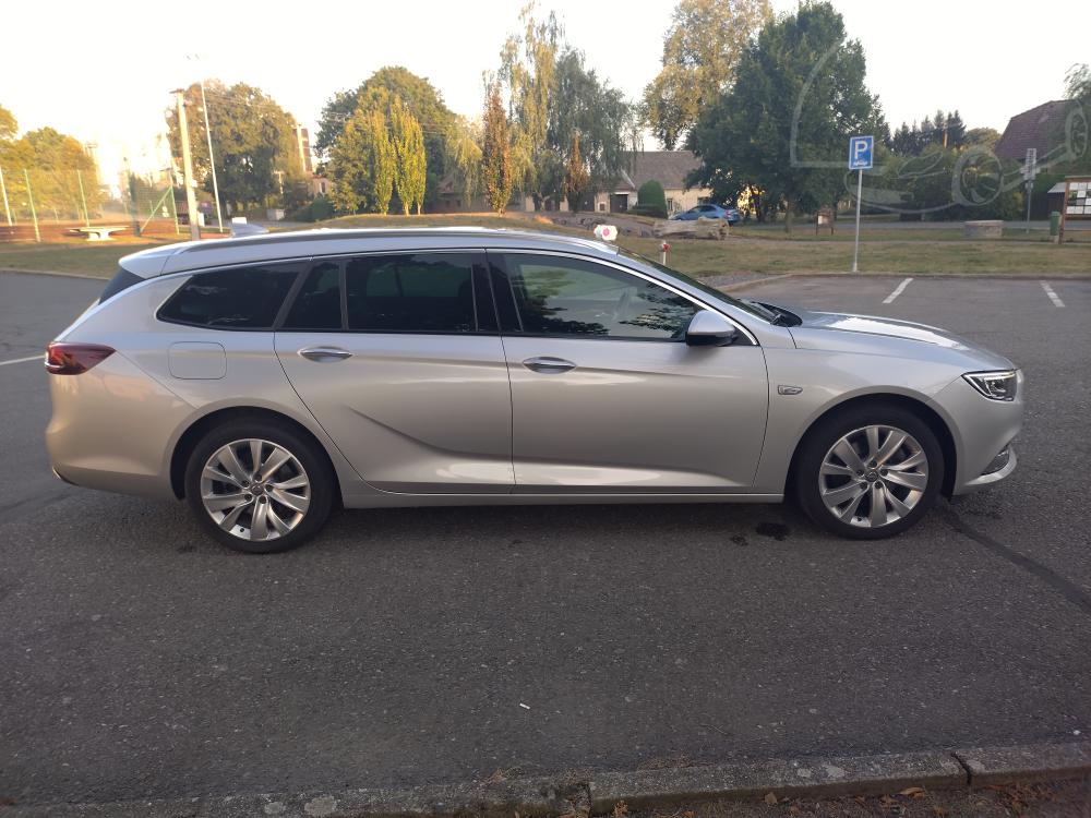 Opel Insignia 2.0 CDTI bi-turbo, tan