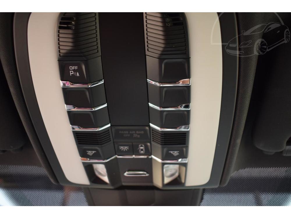 Porsche Cayenne BOSE/Vyh. sed.vzadu/Vyh.ok