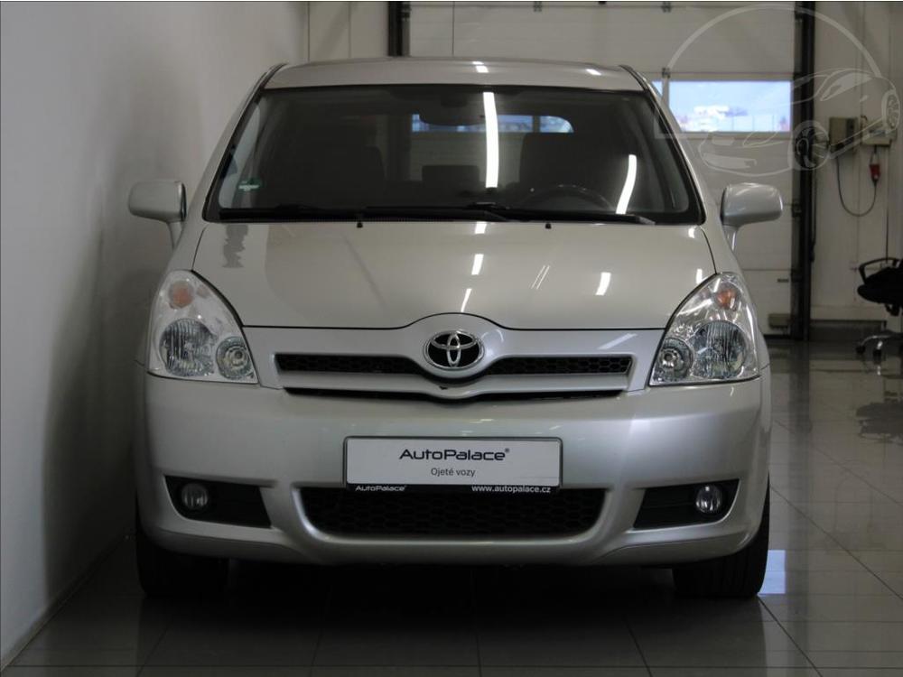 Toyota Corolla Verso 2,2 D-Cat 130kW 7 mst TAN