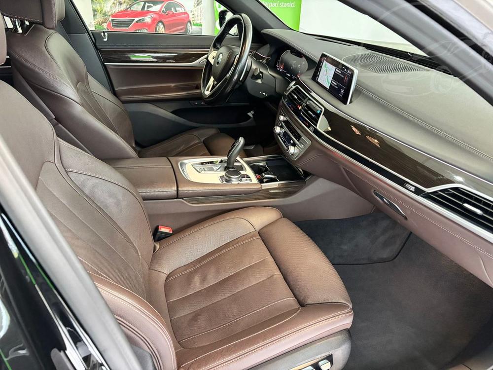 BMW 7 4.4 750Li xDrive AT