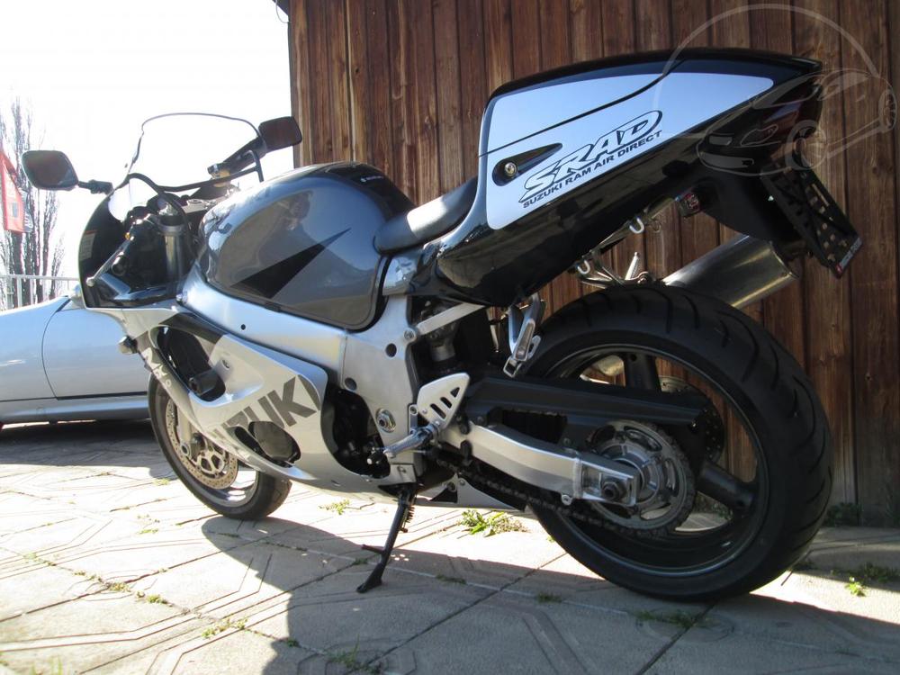 Suzuki GSX 600 SRAD-Top stav