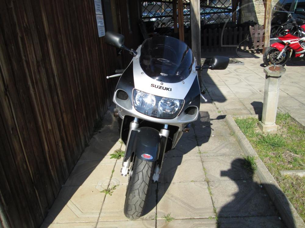 Suzuki GSX 600 SRAD-Top stav