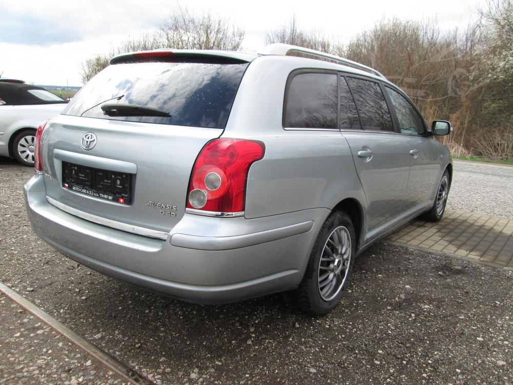 Toyota Avensis 2,2  130 KW