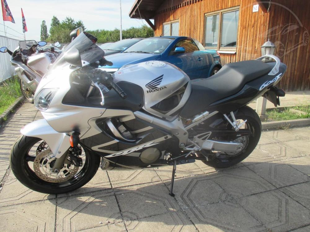 Honda CBR 600 F Znovn Top stav