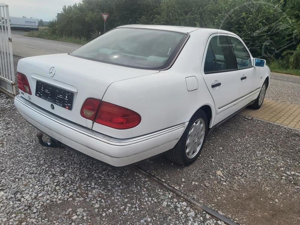 Mercedes-Benz E 280 142 KW